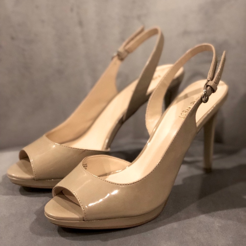 Beige open toed pumps
